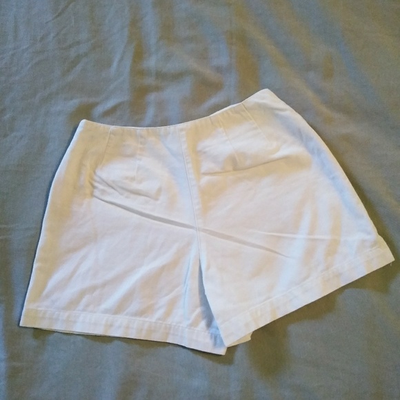 🌺LIZSPORT WHITE SHORTS - Picture 2 of 6